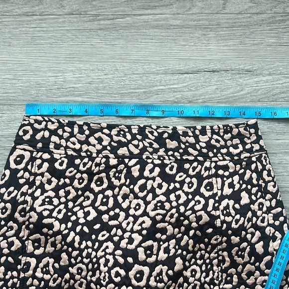 LOFT Leopard Print Pencil Skirt Size 6 - Picture 6 of 7